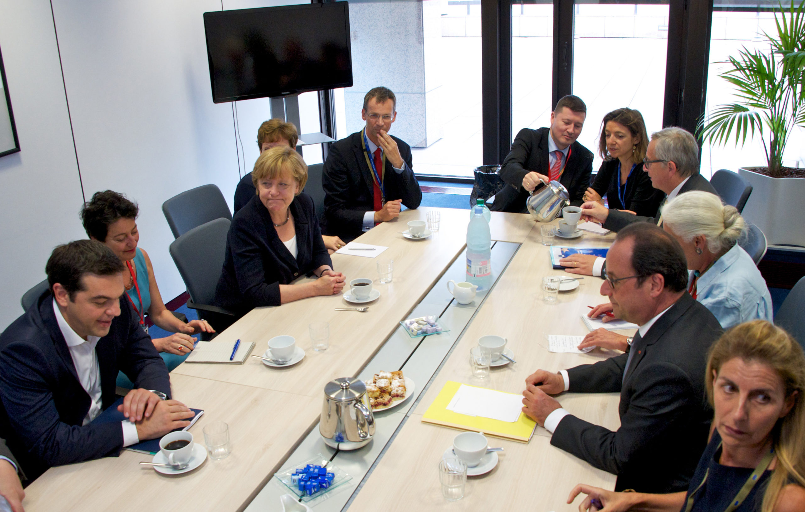 Η Ελλάδα ζητάει προκαταβολή και ένα μήνα περιθώριο για την τελική συμφωνία