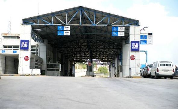 Επιχείρησε να περάσει στην Αλβανία βαλίτσα με 23.000 ευρώ