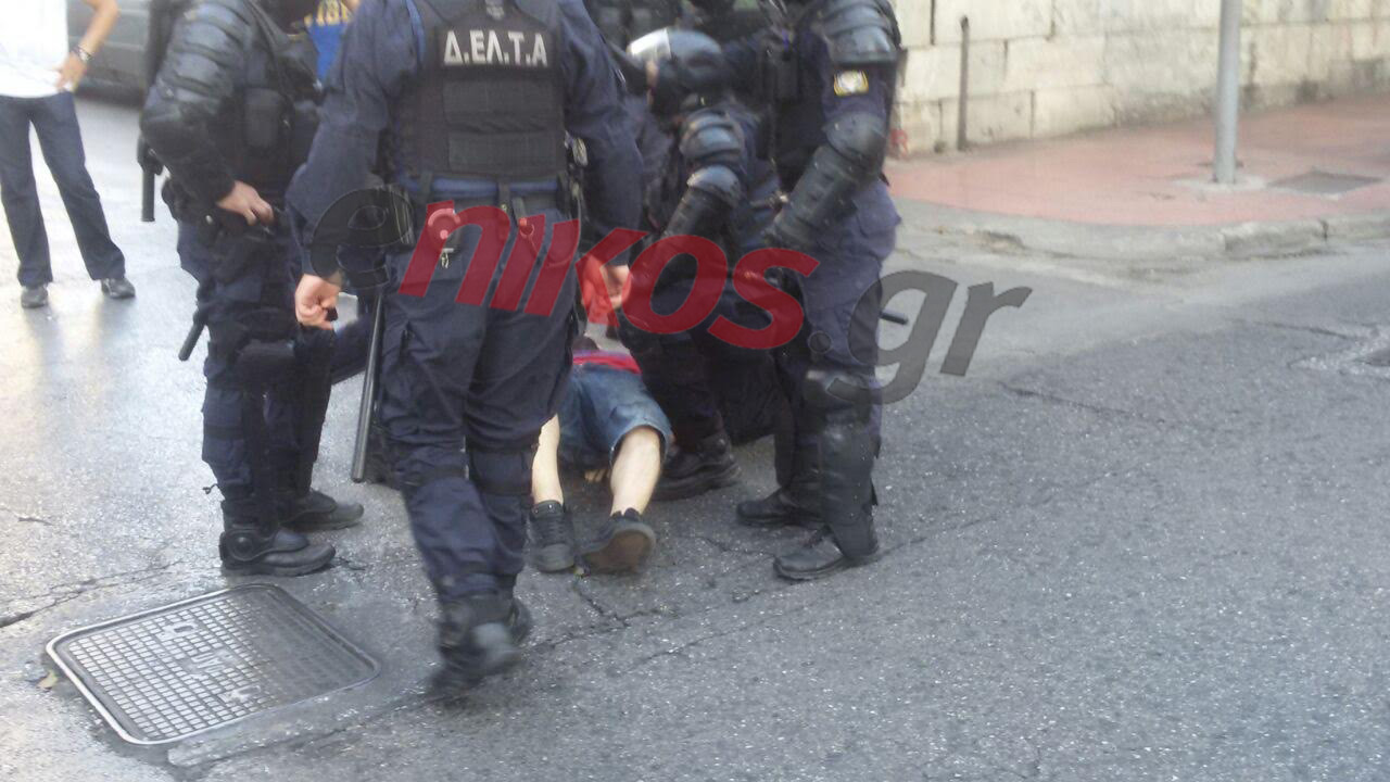 Δείτε ΦΩΤΟ από τα επεισόδια στο Σύνταγμα