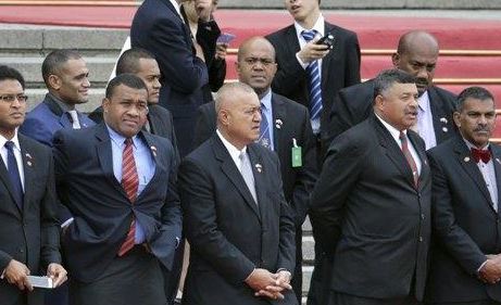 Πρωθυπουργός με γραβάτα και παραδοσιακή… φούστα – ΦΩΤΟ