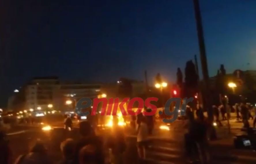 Πετροπόλεμος και μολότοφ στο Σύνταγμα – ΒΙΝΤΕΟ