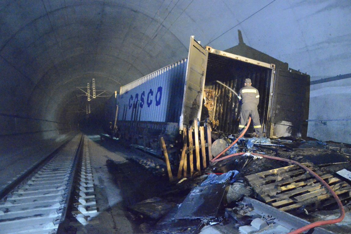 Εισαγγελική παρέμβαση για το ατύχημα στη σιδηροδρομική σήραγγα των Τεμπών