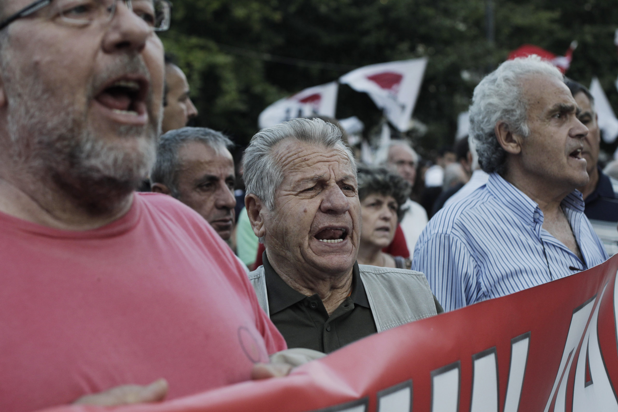 Σε εξέλιξη η συγκέντρωση του ΠΑΜΕ στην Ομόνοια