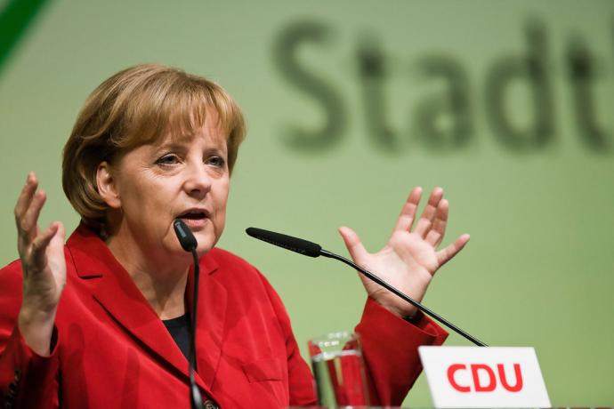 Μέρκελ: Δικαίωμά μας να εξετάζουμε το ενδεχόμενο Grexit