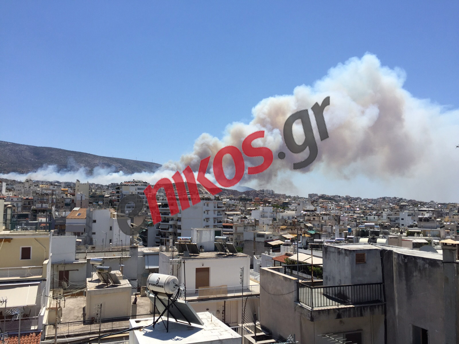 Νέες φωτογραφίες από την φωτιά στον Καρέα – ΤΩΡΑ