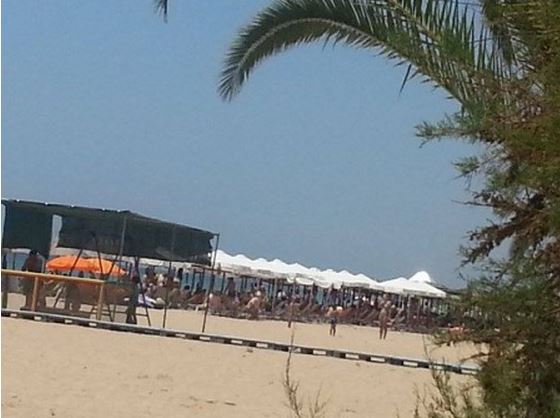 Γεμάτες οι παραλίες της Χαλκιδικής – ΦΩΤΟ