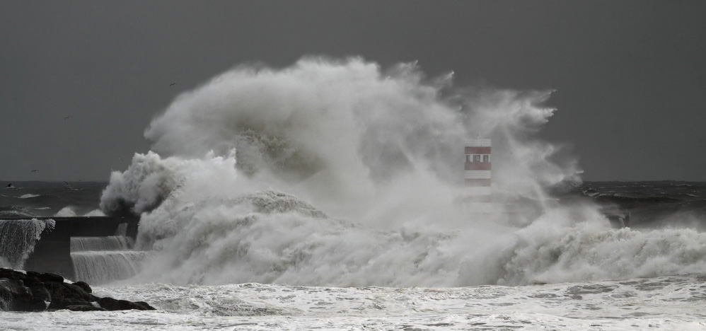 Ένας νεκρός από τις καταιγίδες στην Ολλανδία