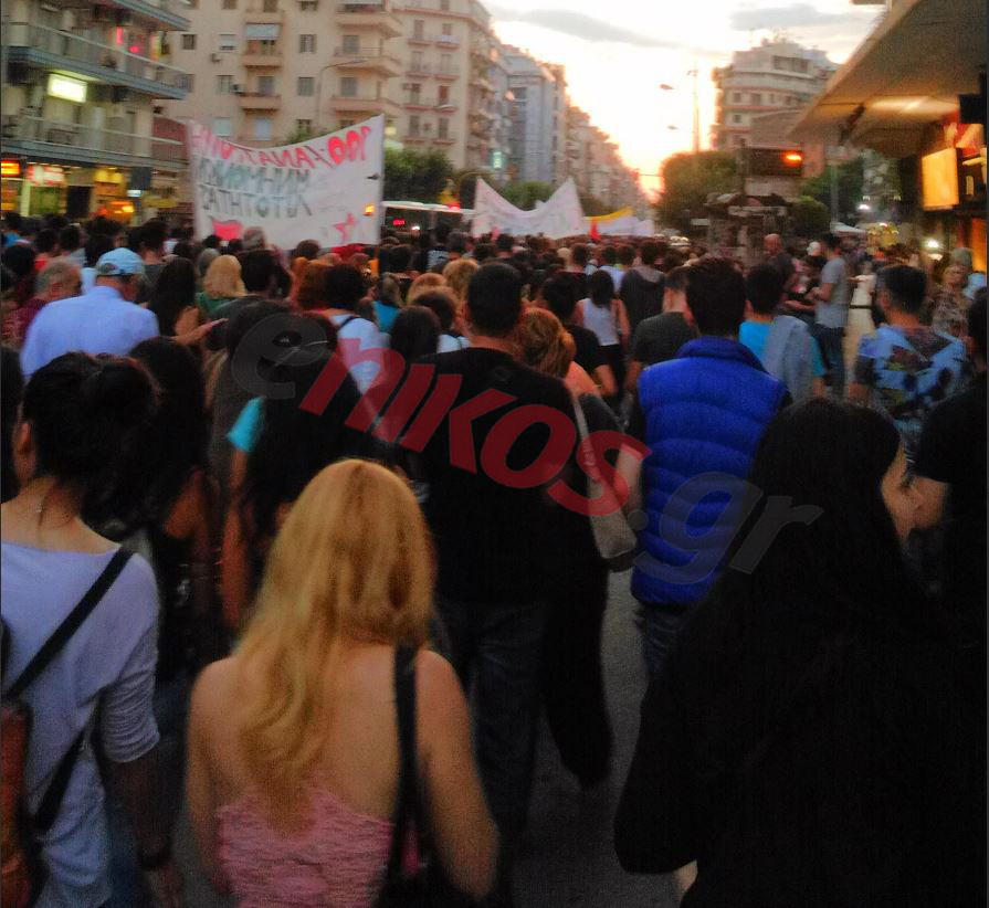Θεσσαλονίκη – Πορεία υπέρ του “ΟΧΙ” στο δημοψήφισμα – ΦΩΤΟ