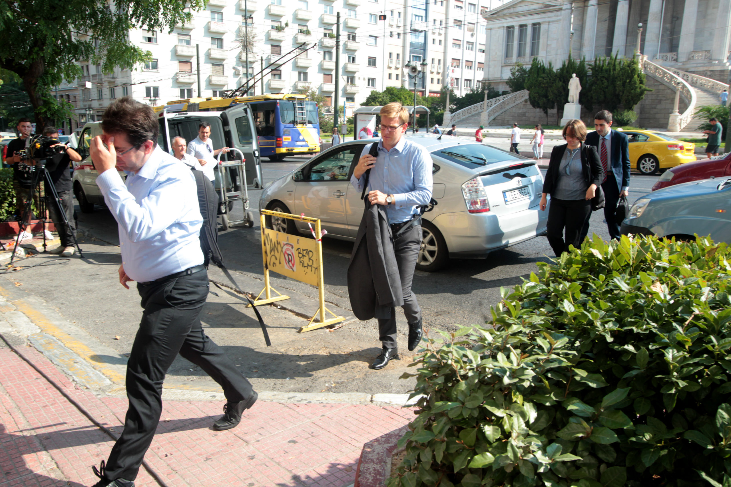 Τρόικα: “Ξεσκονίζουν” τα στοιχεία στο Γενικό Λογιστήριο – ΦΩΤΟ