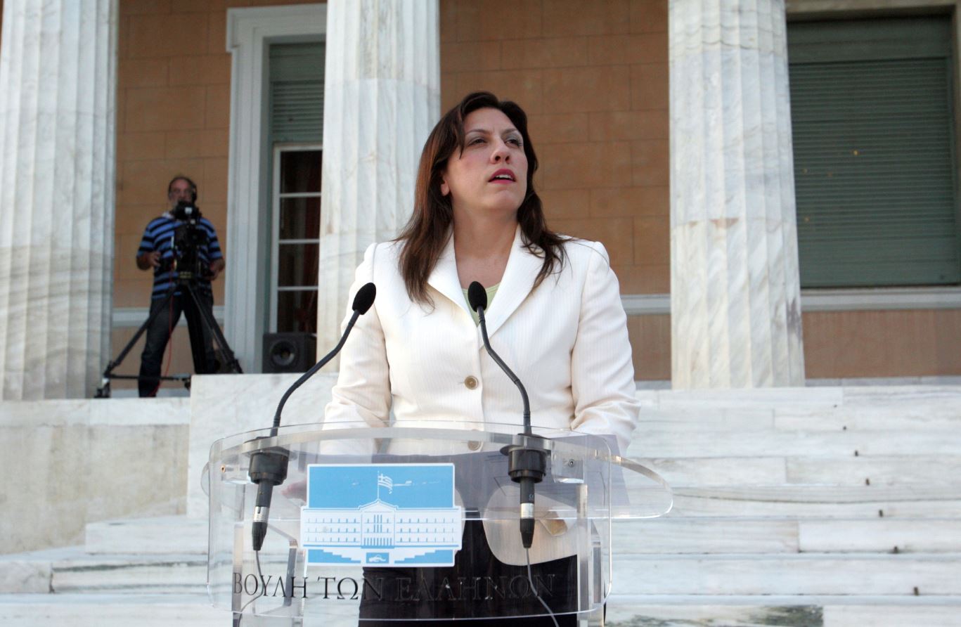 Κωνσταντοπούλου: Να μην αφήσουμε την Δημοκρατία να γλιστρήσει από τα χέρια μας