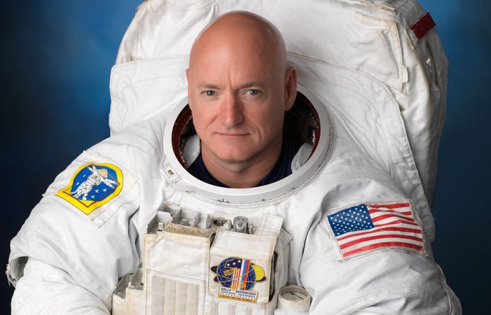 Ευχές στην Ελλάδα από… το διάστημα – ΦΩΤΟ