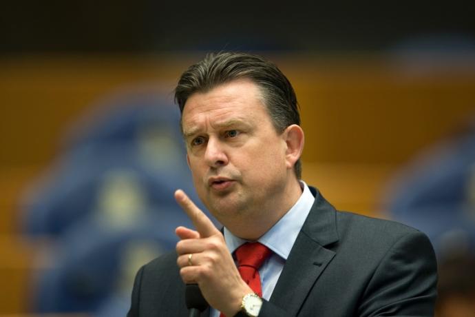 Oι Ολλανδοί σοσιαλιστές ζητούν την παραίτηση του Ντάισελμπλουμ