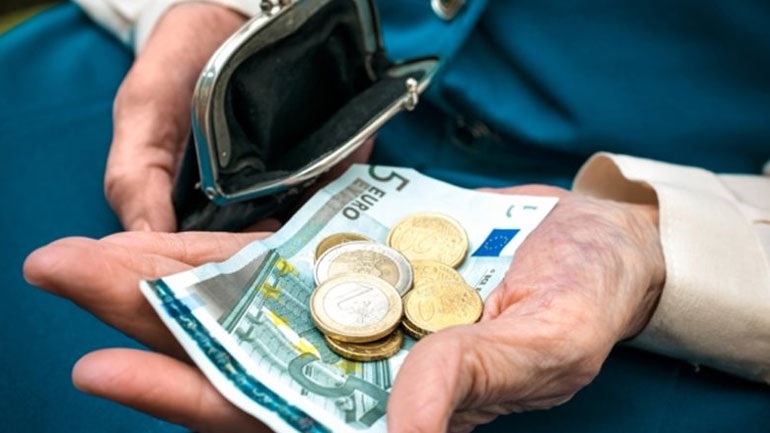 Πότε θα καταβληθούν οι συντάξεις του Αυγούστου