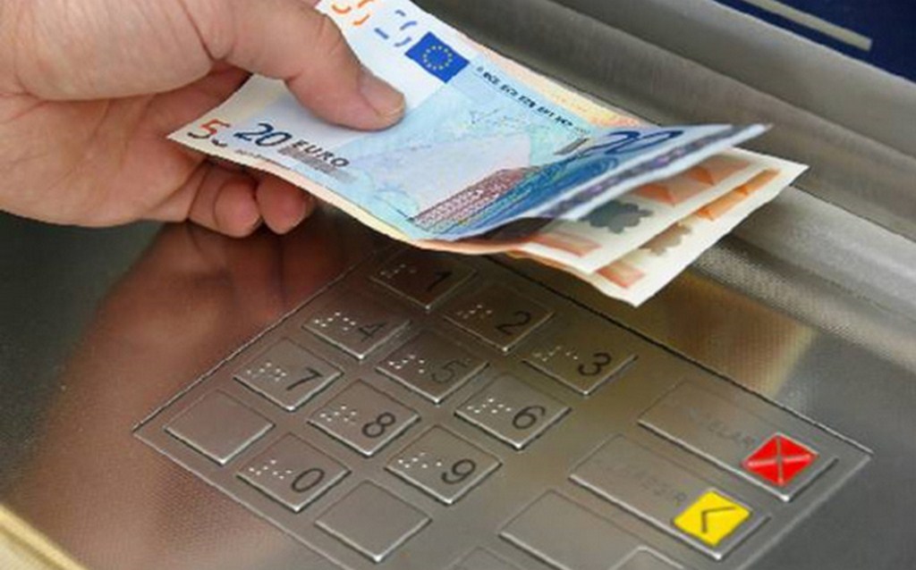 Ανοιχτές οι τράπεζες – Τι ισχύει για τις αναλήψεις των 60 ευρώ – ΒΙΝΤΕΟ