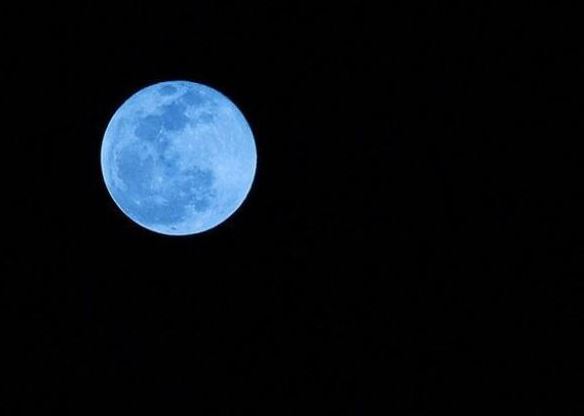 “Άγρια” Πανσέληνος – Τι φέρνει σήμερα το “μπλε φεγγάρι”