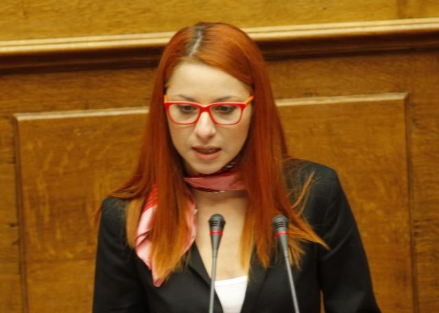 Βουλευτής του ΣΥΡΙΖΑ ξέσπασε σε κλάματα όταν διάβασε την ελληνική πρόταση