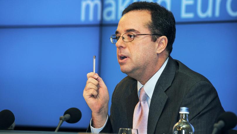 Spiegel: Ο Τσίπρας θα περιμένει την απόφαση της ΕΚΤ για να κάνει το διάγγελμα