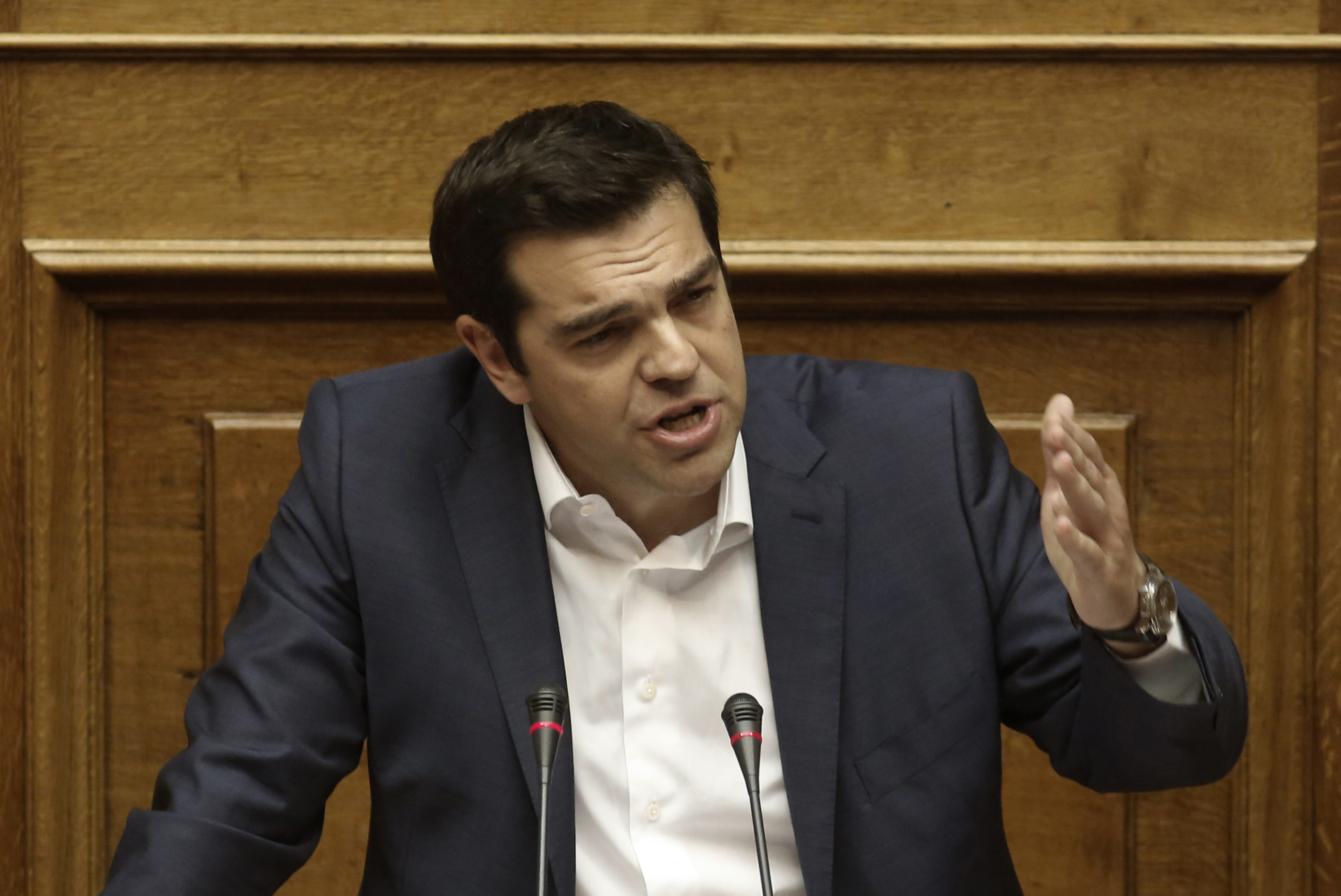 Όλα τα βλέμματα στη βουλή – Ο Τσίπρας θα απαντήσει για το plan b Βαρουφάκη