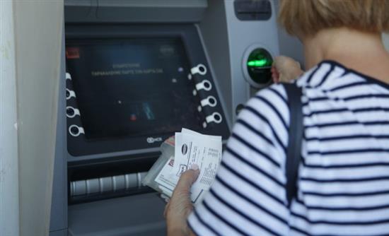 Reuters: Τα capital controls ίσως διαρκέσουν για μήνες