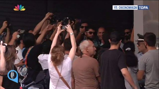 Η πρώτη δήλωση του Βαρουφάκη μετά την παραίτησή του – ΒΙΝΤΕΟ