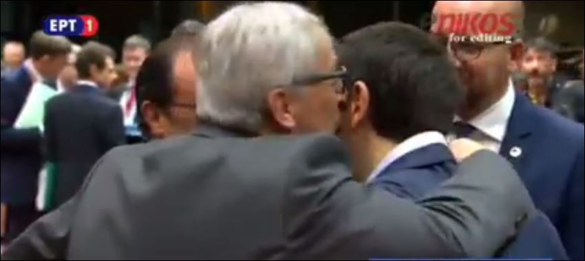 Το φιλί του Γιούνκερ στον Τσίπρα – ΒΙΝΤΕΟ