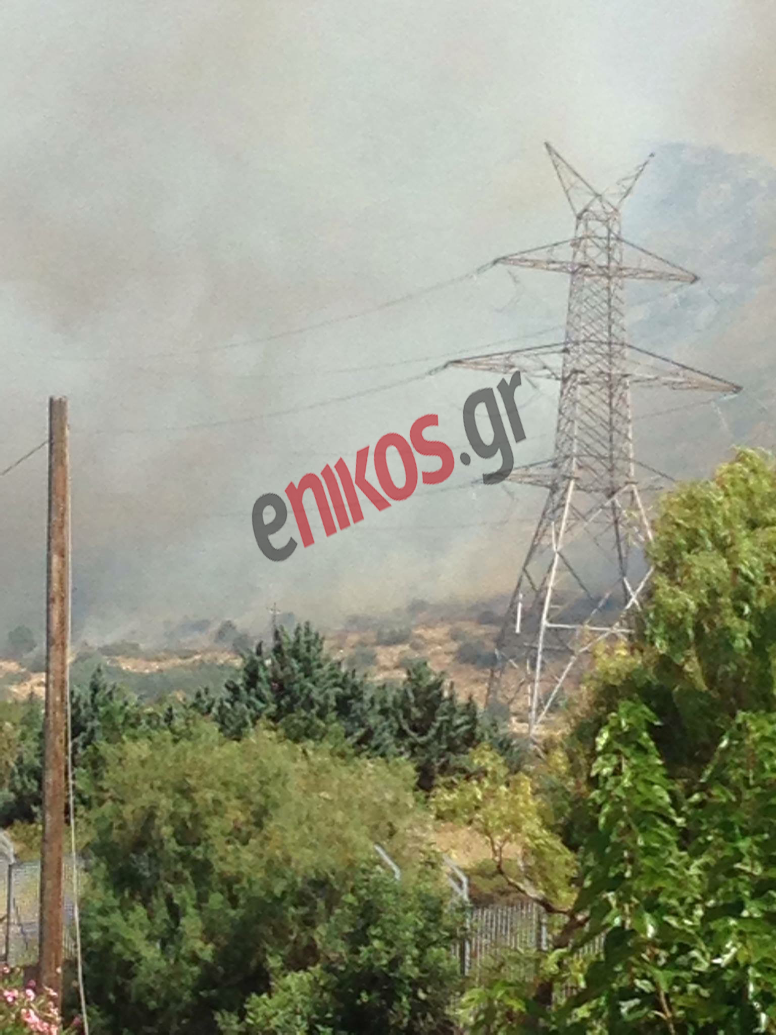 Νέες φωτογραφίες από την φωτιά στην Ηλιούπολη – ΦΩΤΟ