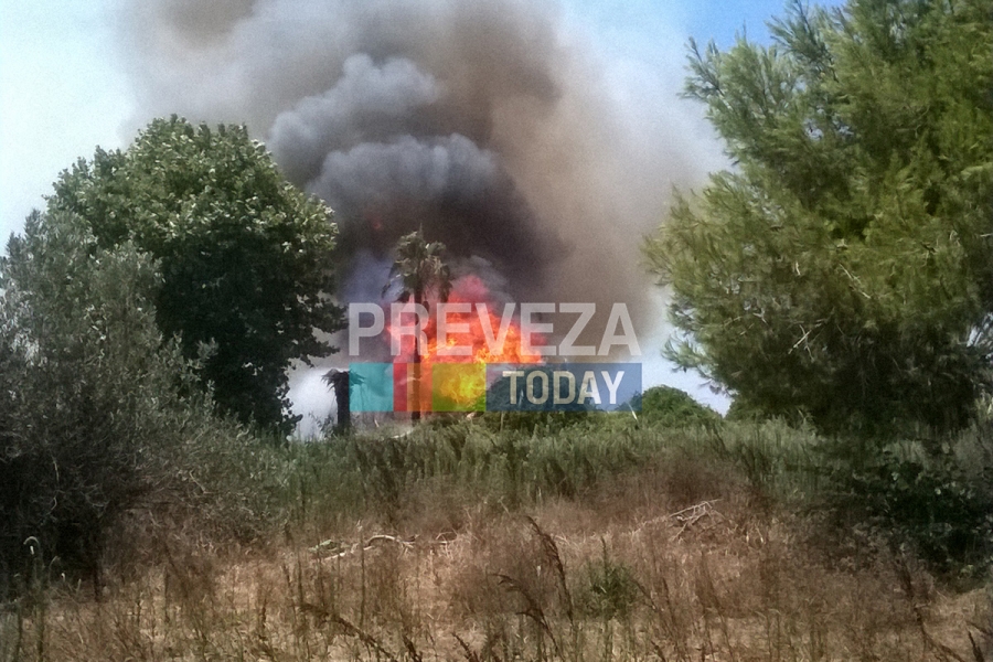 Φωτιά στην Πρέβεζα – ΤΩΡΑ – ΦΩΤΟ