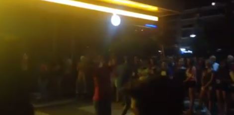 Έστησαν γλέντι στο… ΑΤΜ – ΒΙΝΤΕΟ