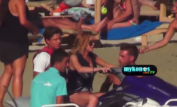 Η Λίντσεϋ Λόχαν κάνει τζετ σκι στην Μύκονο – ΒΙΝΤΕΟ