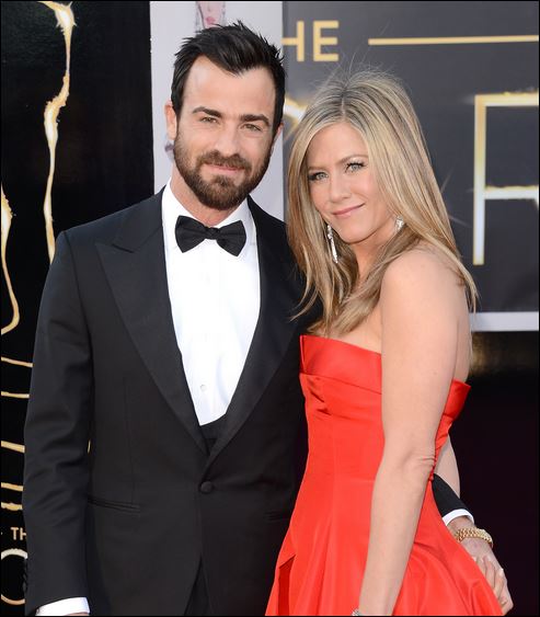 Η Άνιστον σκέφτεται να χωρίσει τον Θερού