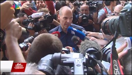 “Φύγετε από εδώ” είπε ο Βαρουφάκης στα “τοξικά ΜΜΕ” – ΒΙΝΤΕΟ