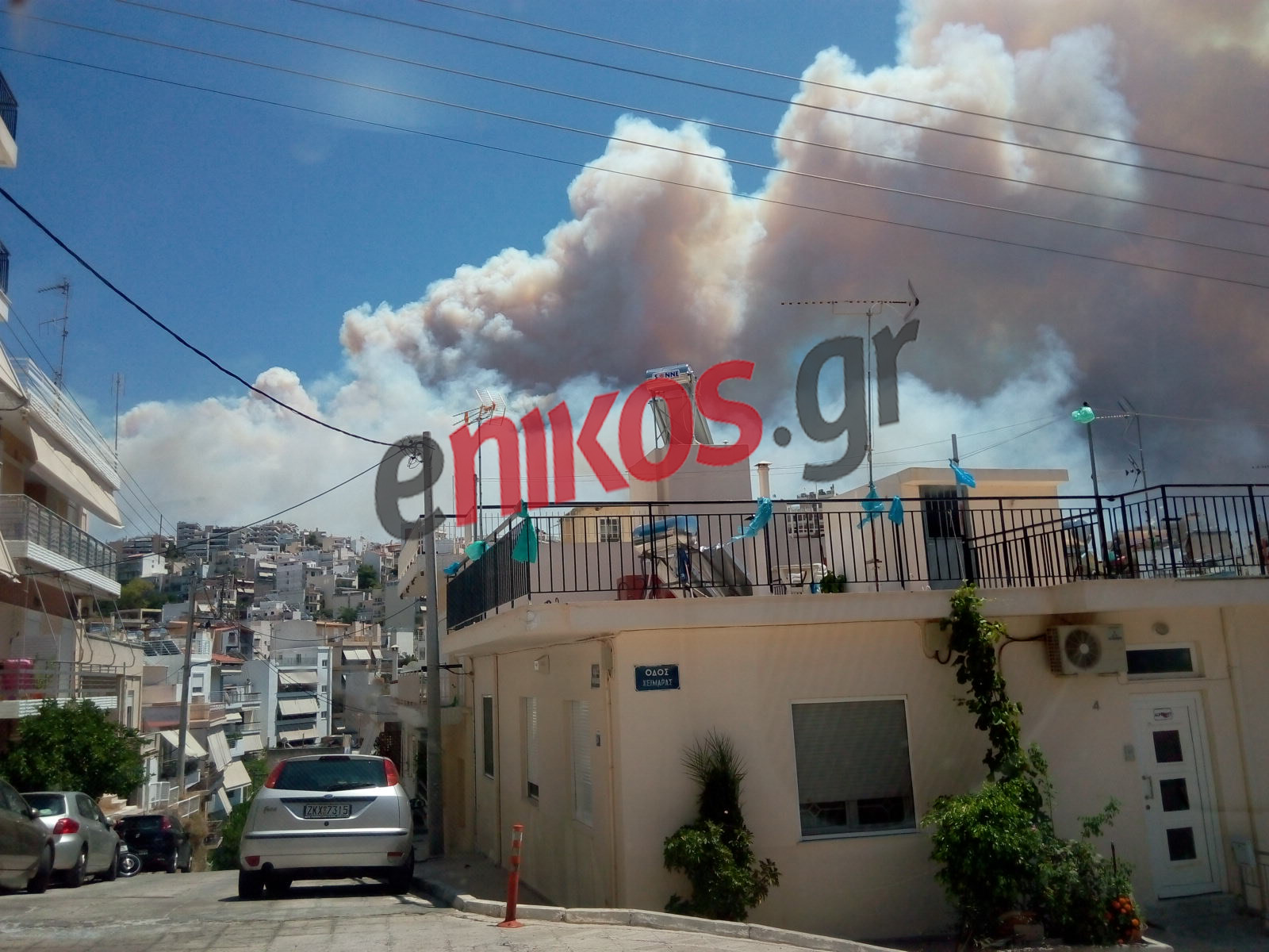 Ζημιές σε ένα σπίτι και μία ταβέρνα από την φωτιά στον Καρέα