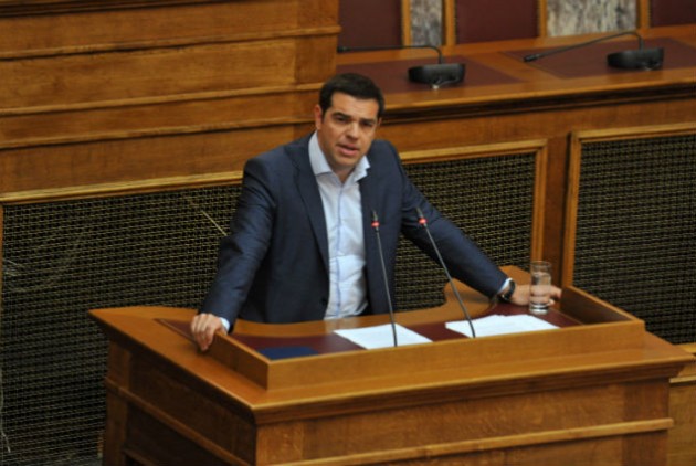 Τσίπρας: Ή με στηρίζετε ή αύριο δυσκολεύομαι να είμαι Πρωθυπουργός – ΒΙΝΤΕΟ