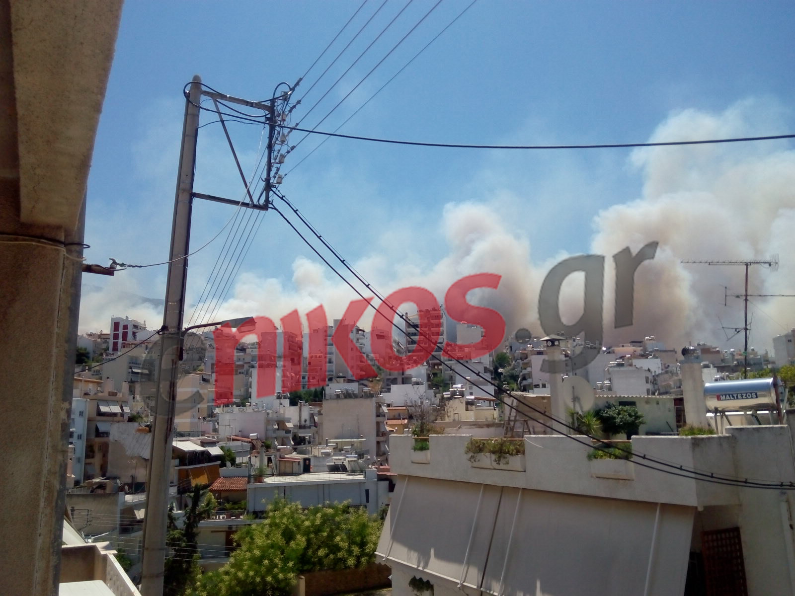 Φωτογραφίες από την φωτιά στον Καρέα – ΦΩΤΟ