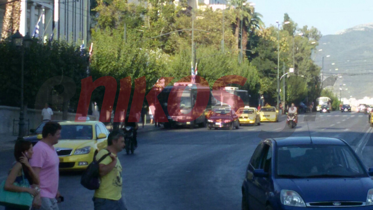 Ισχυρή αστυνομική παρουσία στο Σύνταγμα – ΦΩΤΟ