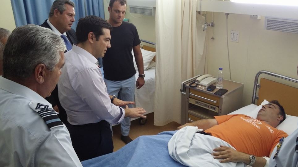 Η επίσκεψη Τσίπρα-Καμμένου στους πιλότους του καναντέρ – ΦΩΤΟ
