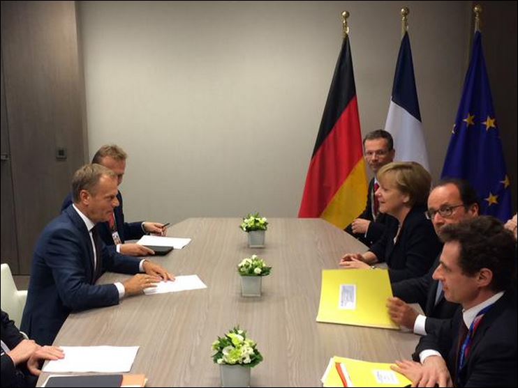 Συνάντηση Μέρκελ – Ολάντ – Τουσκ πριν από τη Σύνοδο Κορυφής – ΦΩΤΟ