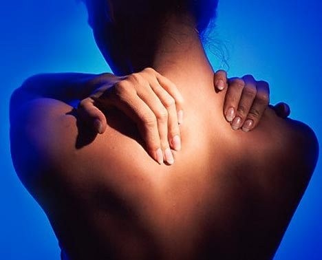 Νικήστε τον πόνο στην πλάτη και στον αυχένα με 3 απλές ασκήσεις