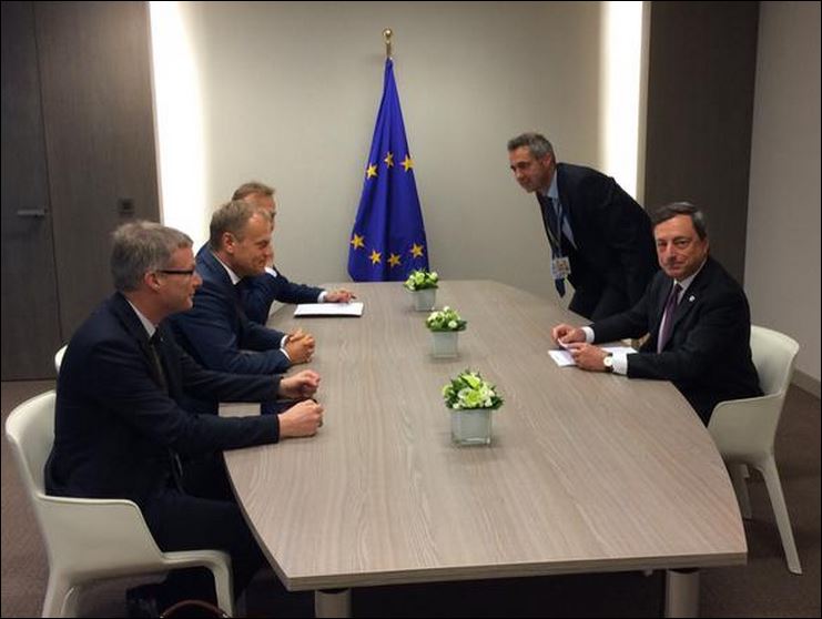 Σε εξέλιξη η συνάντηση Τουσκ – Ντράγκι για την Ελλάδα – ΦΩΤΟ