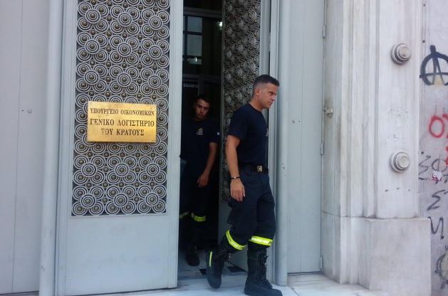 Στο ασανσέρ κλείστηκε μέλος του κλιμακίου του ΔΝΤ – ΦΩΤΟ
