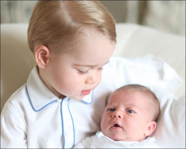 Δείτε πόσους νονούς θα έχει η πριγκίπισσα Σάρλοτ