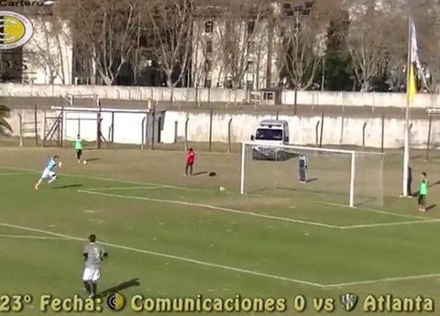 Αυτογκόλ “έργο τέχνης” από… τερματοφύλακα – ΒΙΝΤΕΟ