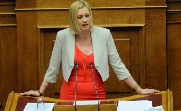 Για ανυπακοή και επανάσταση μιλάει η Ραχήλ Μακρή