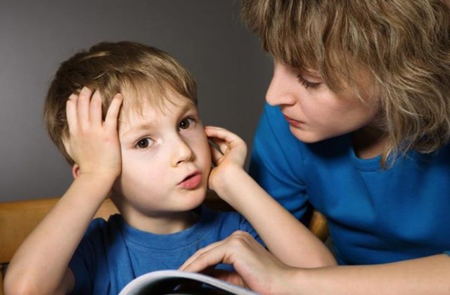 Tραυλισμός στο παιδί: Πώς ξεκινάει και σε ποια ηλικία