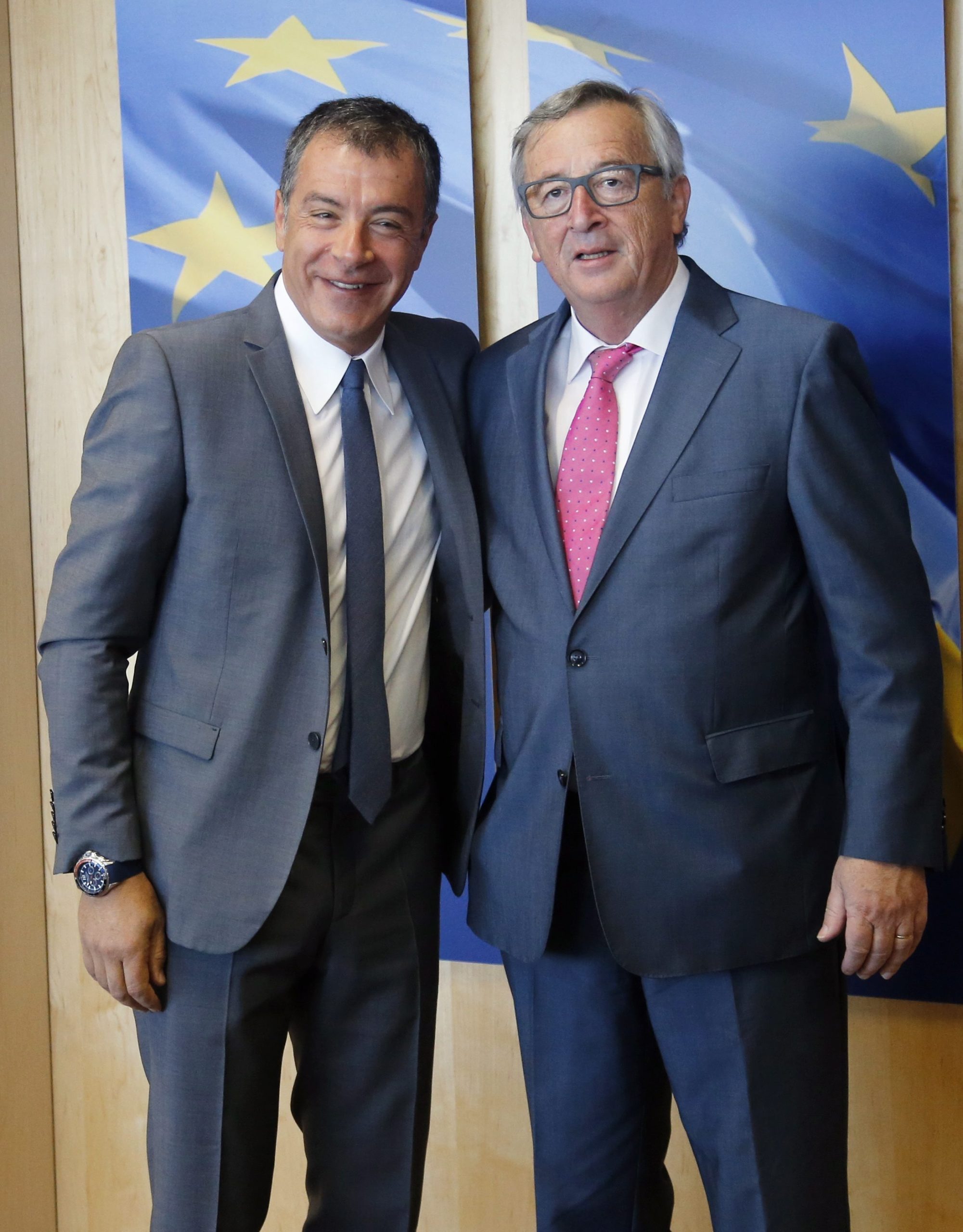 Γιούνκερ σε Θεοδωράκη: Τα 35 δισ. ευρώ είναι εδώ και σας περιμένουν – ΒΙΝΤΕΟ