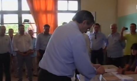 Ψήφισε ο Αντώνης Σαμαράς- ΒΙΝΤΕΟ
