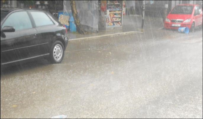 Ισχυρή καταιγίδα πλήττει τα Ιωάννινα – ΦΩΤΟ