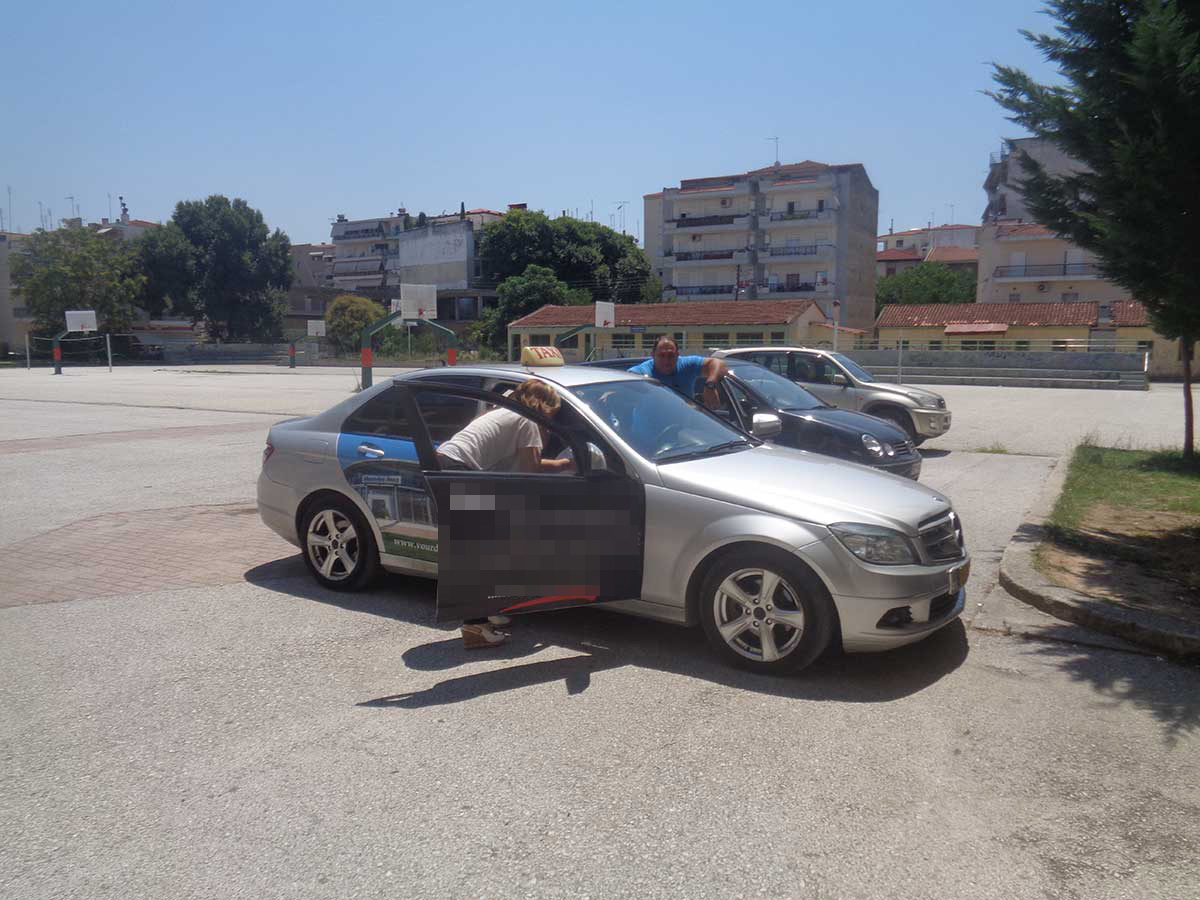 Άσκησε το εκλογικό του δικαίωμα μέσα σε… ταξί