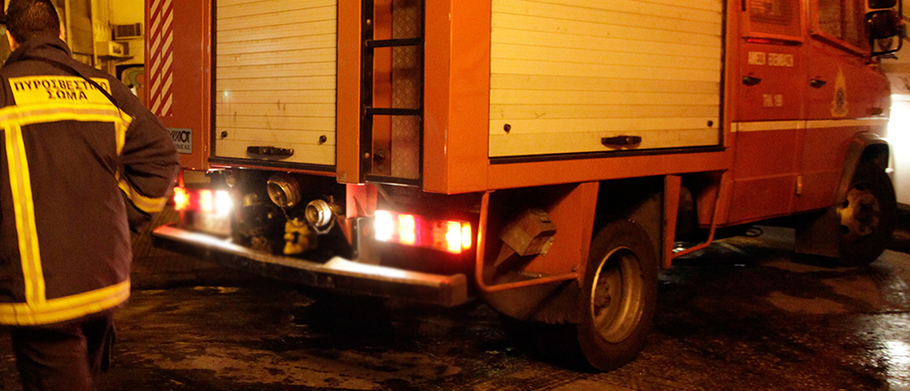 Φωτιά σε αποθήκη στον Βοτανικό – ΤΩΡΑ