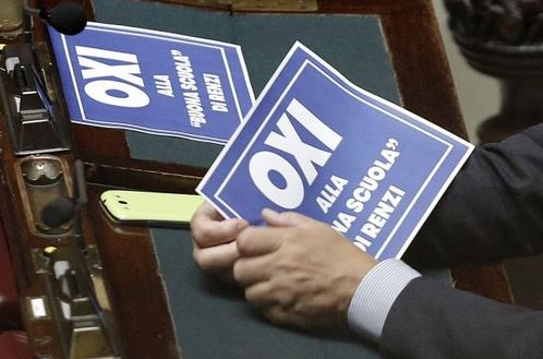 “Όχι” από Ιταλούς βουλευτές στον Ρέντσι